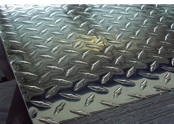 China ASTM A786 Checkered Plate 5 Bar Aluminum Tread Plate 1050 1060 1100 3003 3105 5052 supplier